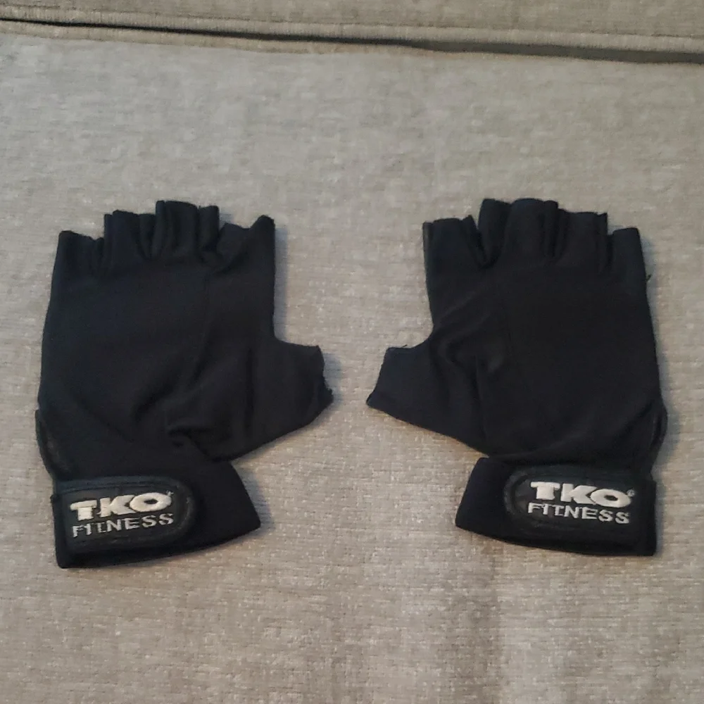 TKO Fitness Gloves Fingerless In Black